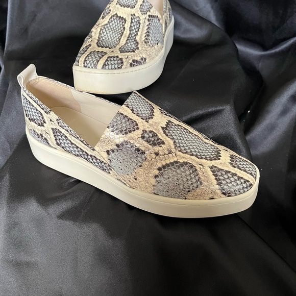 VINCE~PLATFORM~BLUE-~SNAKESKIN~LOAFERS~7.5 - Picture 7 of 12